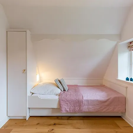 Holiday home Haus Traumstrasse *