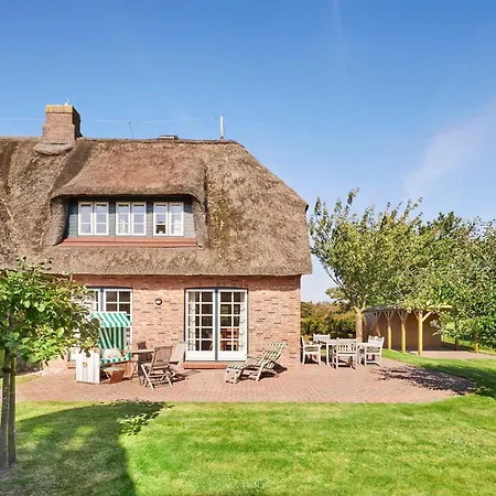 Holiday home Haus Traumstrasse *