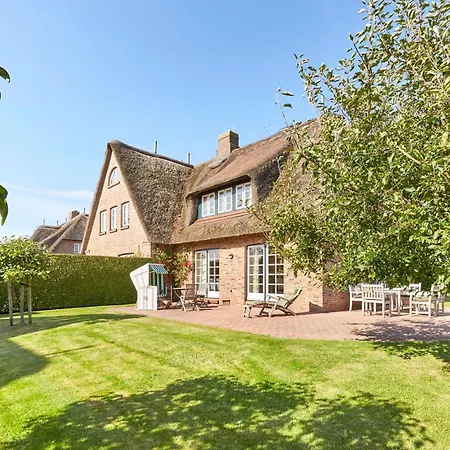 Holiday home Haus Traumstrasse Hedehusum
